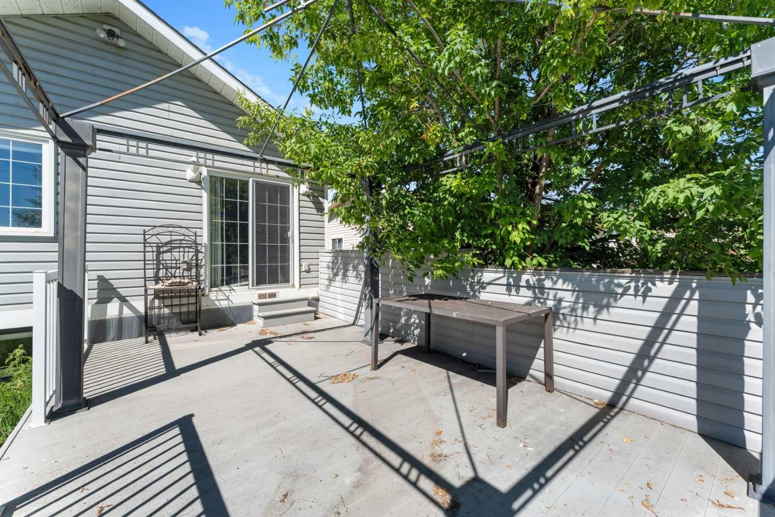 27 Elk Hill SE
