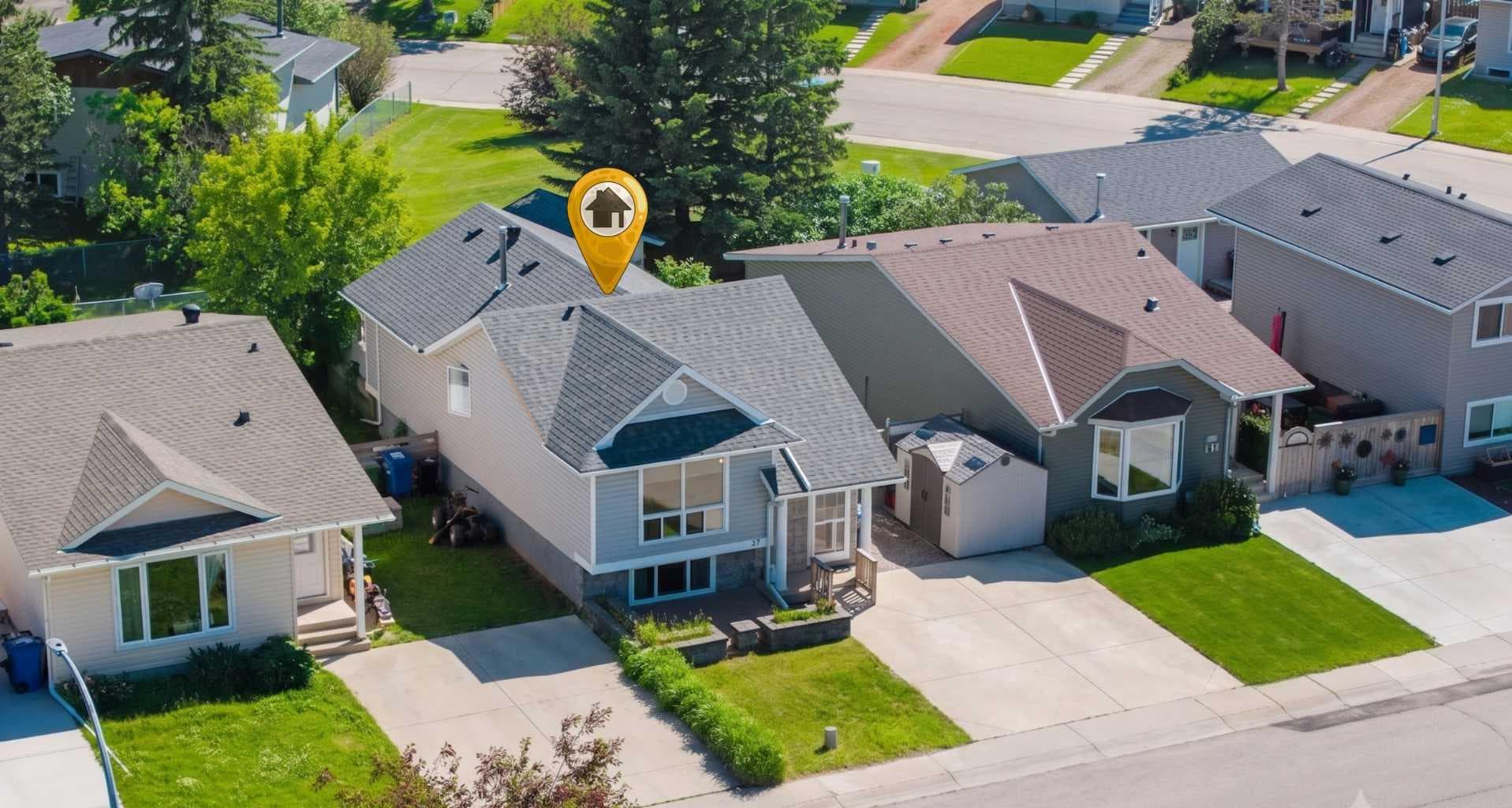 27 Elk Hill SE