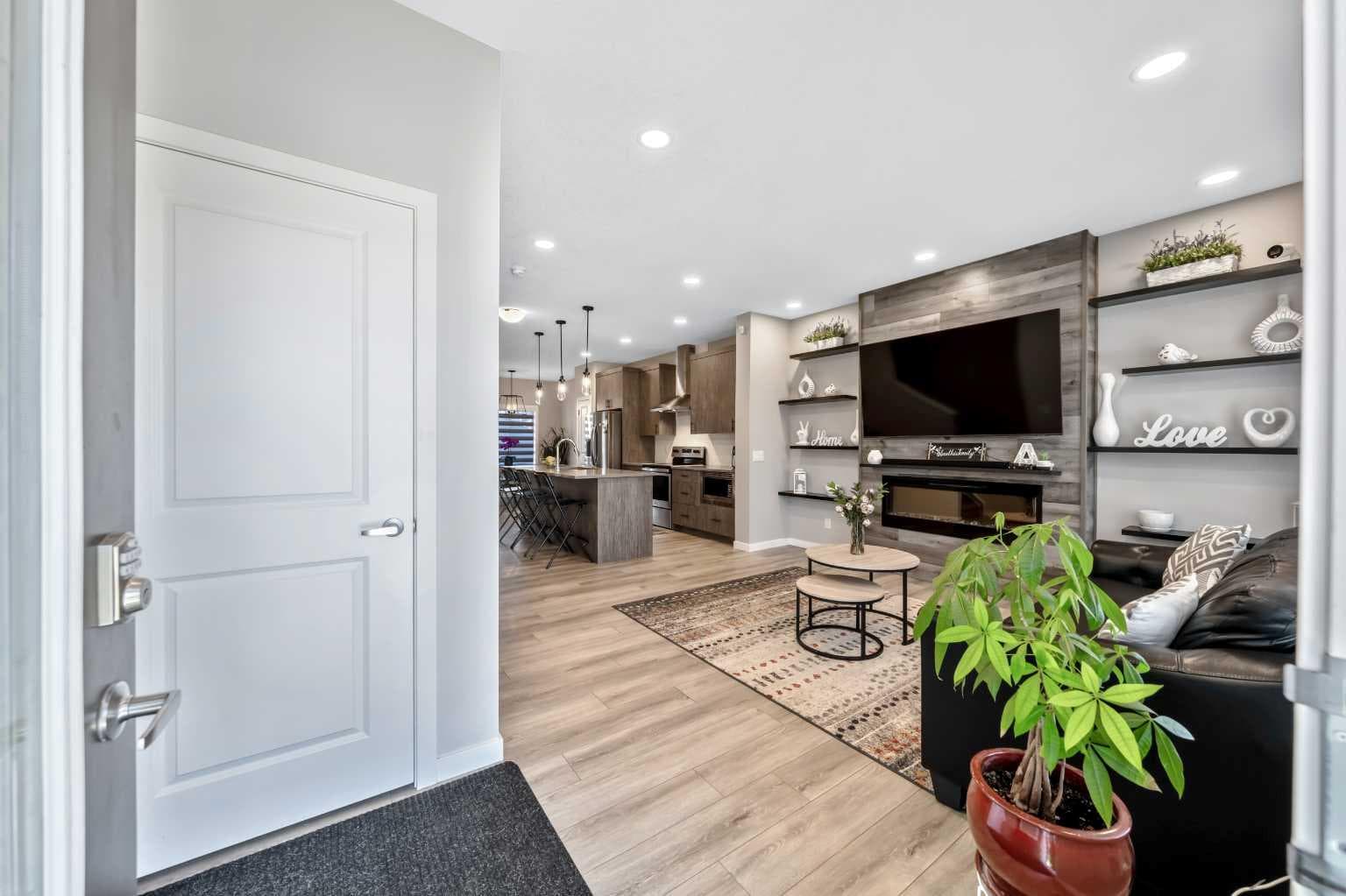 384 Chinook Gate Close SW
