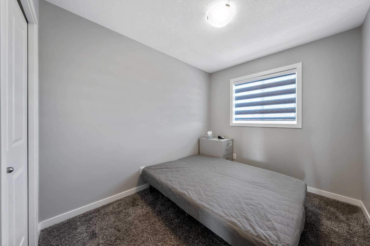 384 Chinook Gate Close SW