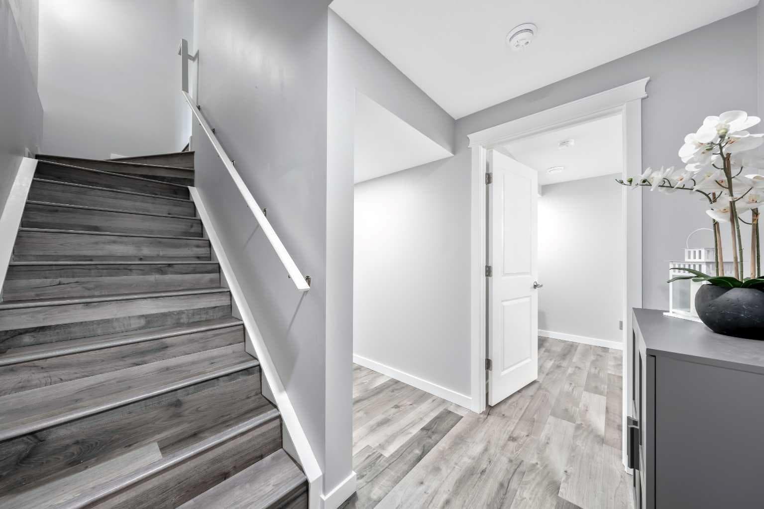 384 Chinook Gate Close SW