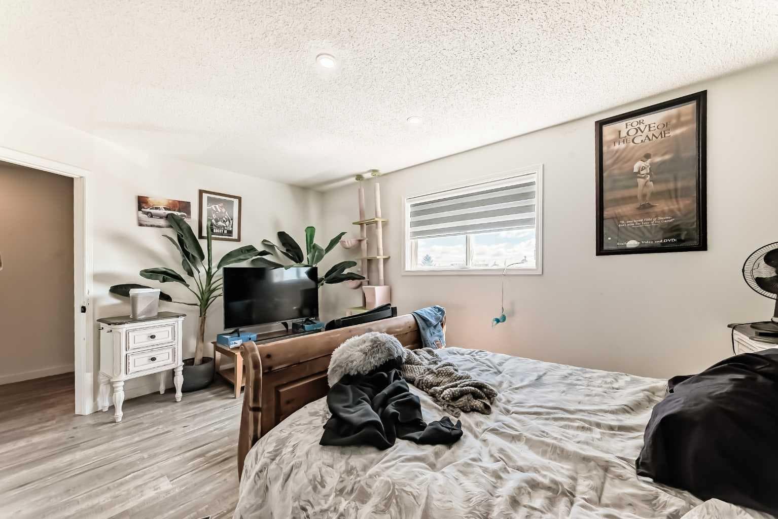 125 Coral Springs Bay NE