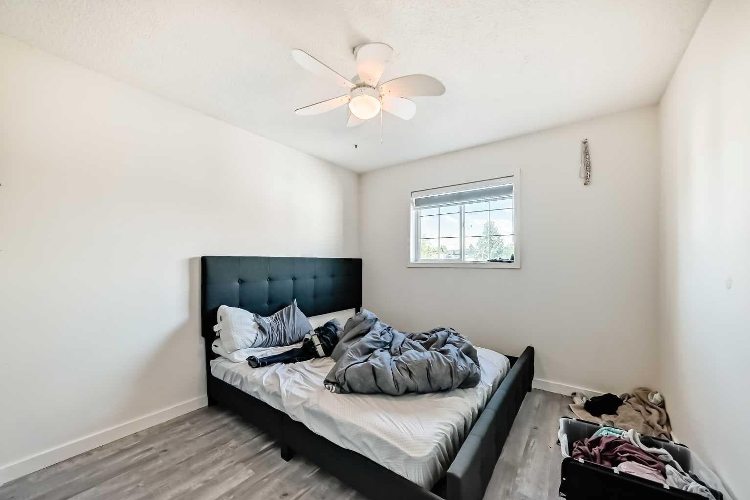 125 Coral Springs Bay NE