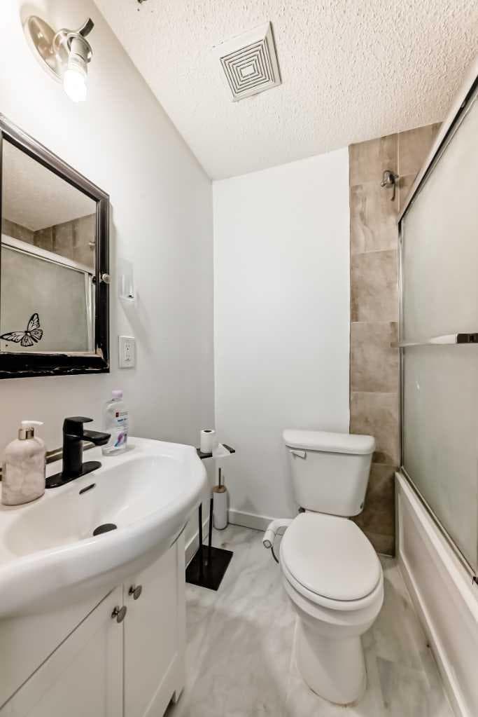 125 Coral Springs Bay NE