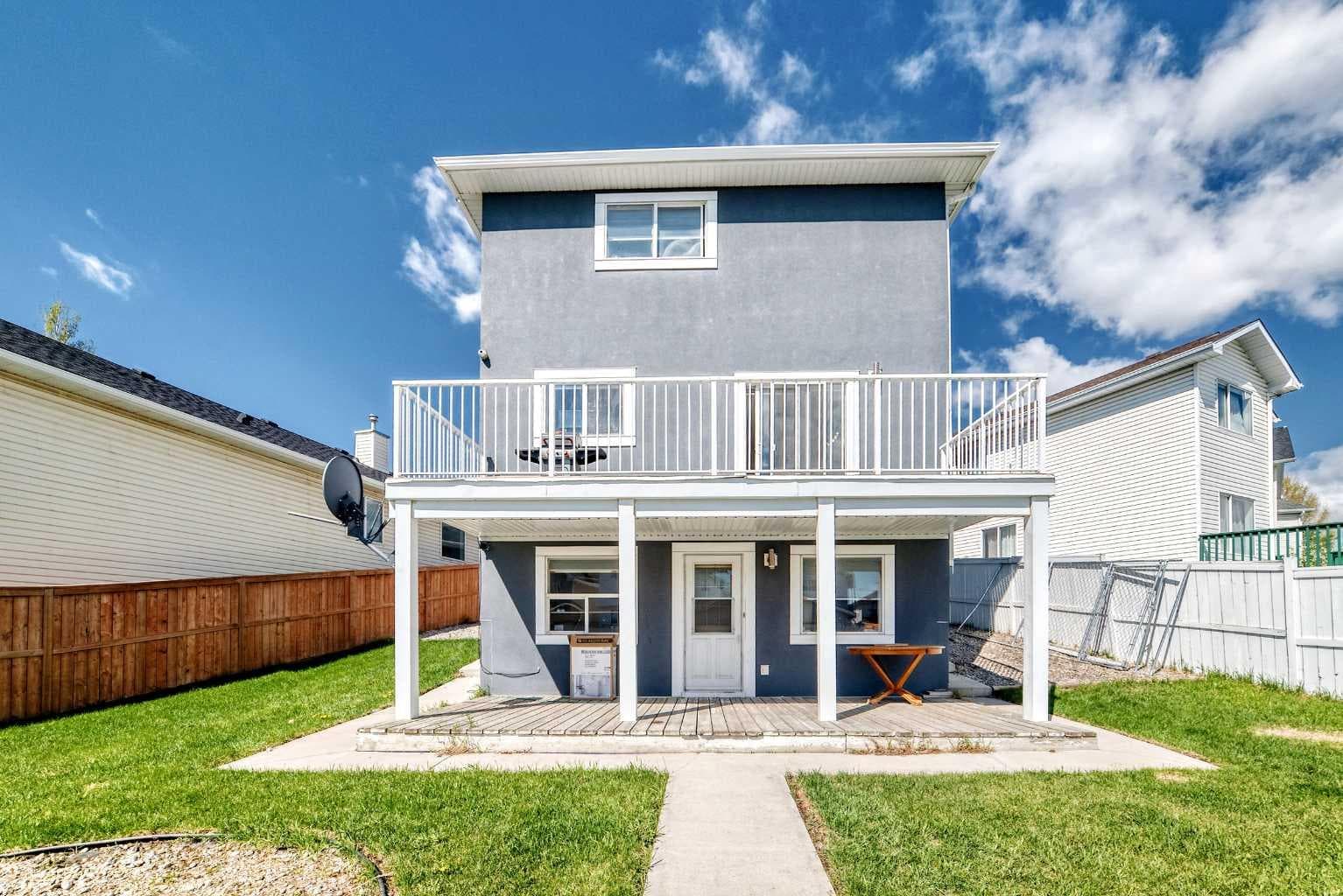 125 Coral Springs Bay NE