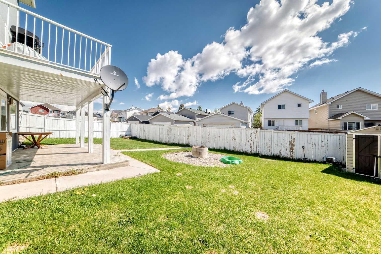 125 Coral Springs Bay NE