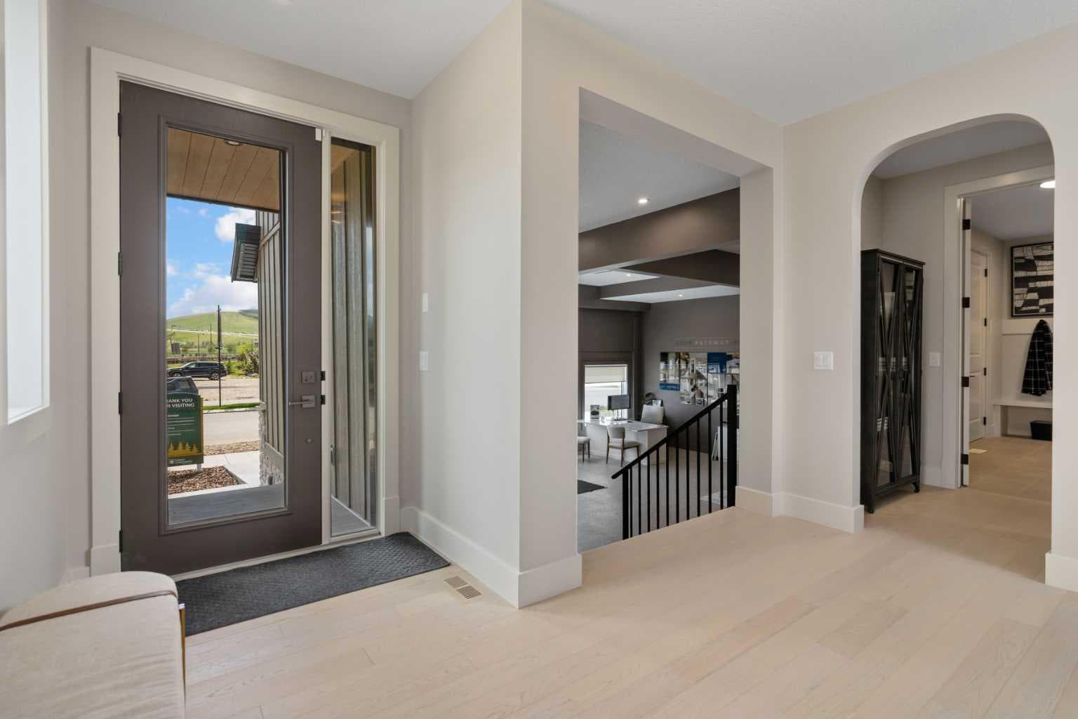 364 Greenwich Drive NW