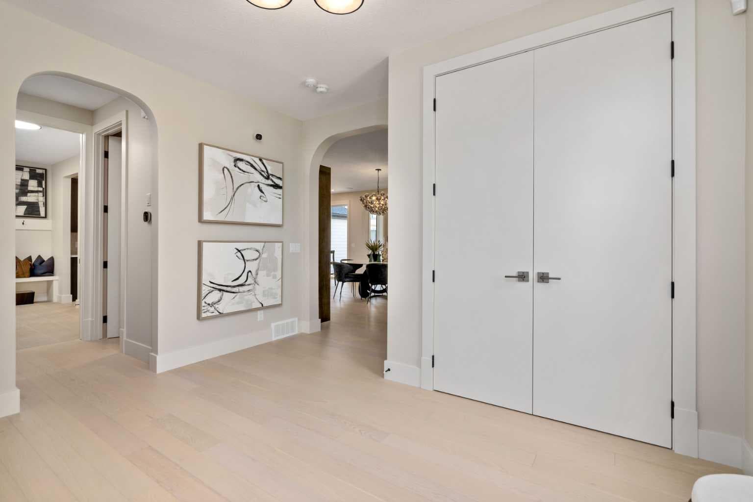 364 Greenwich Drive NW