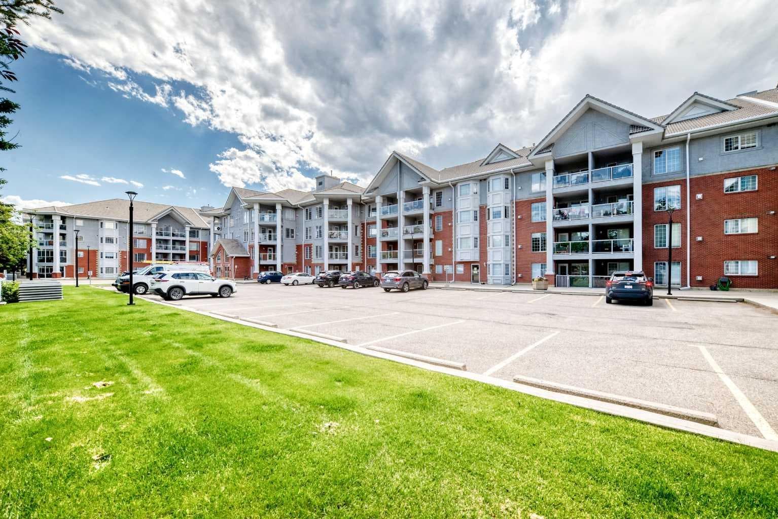311, 8535 Bonaventure Drive SE