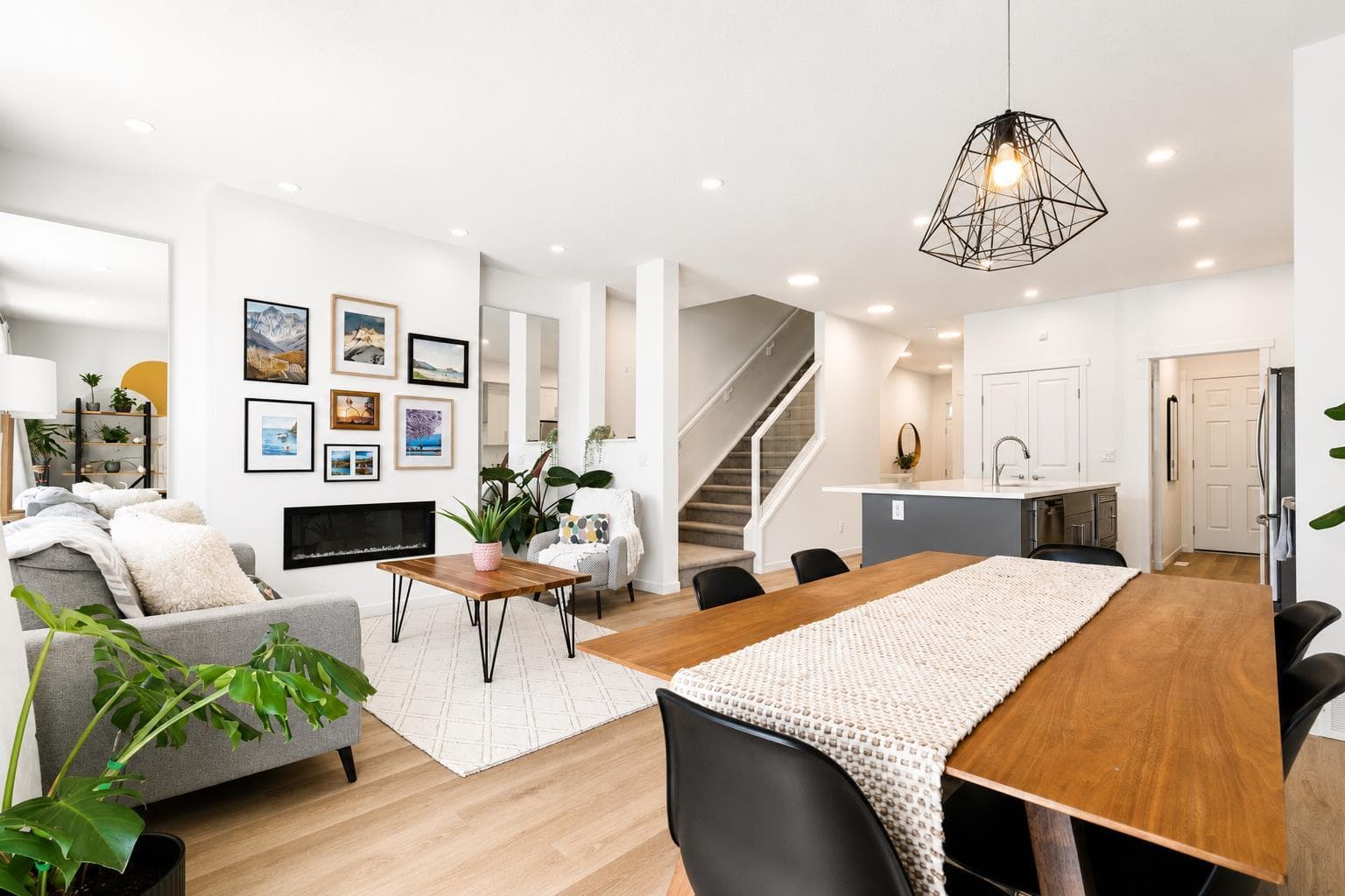 229 Masters Row SE