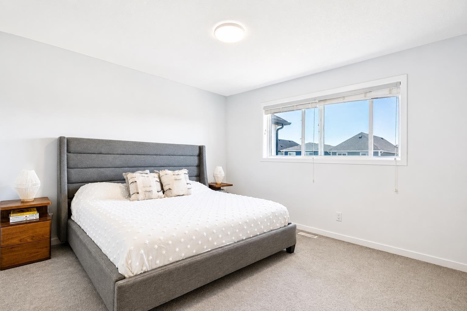 229 Masters Row SE