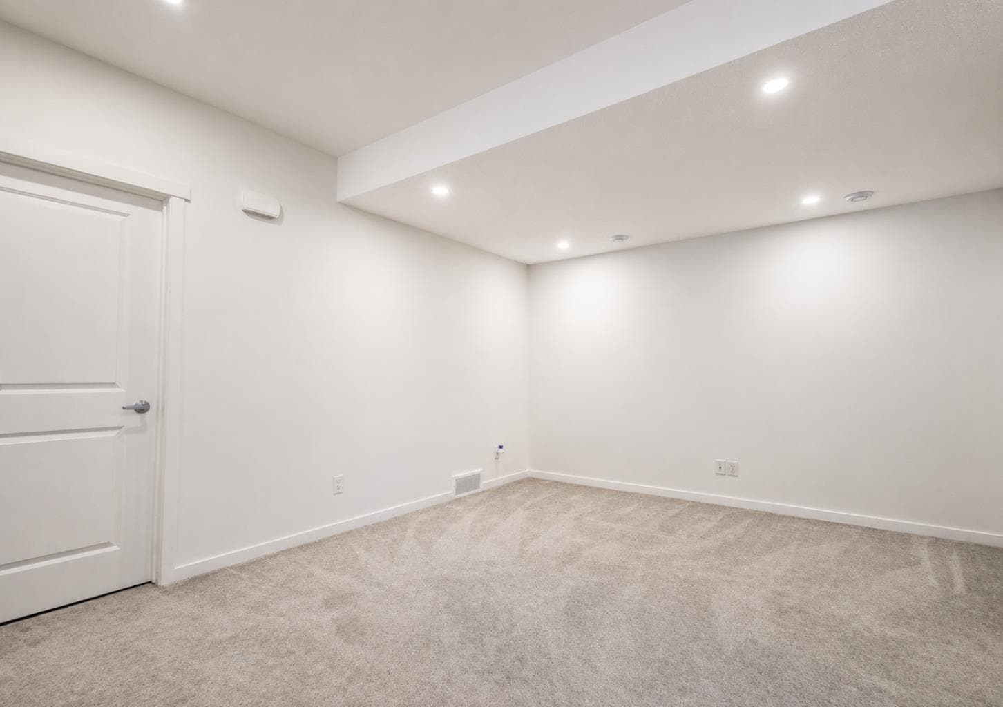 229 Masters Row SE