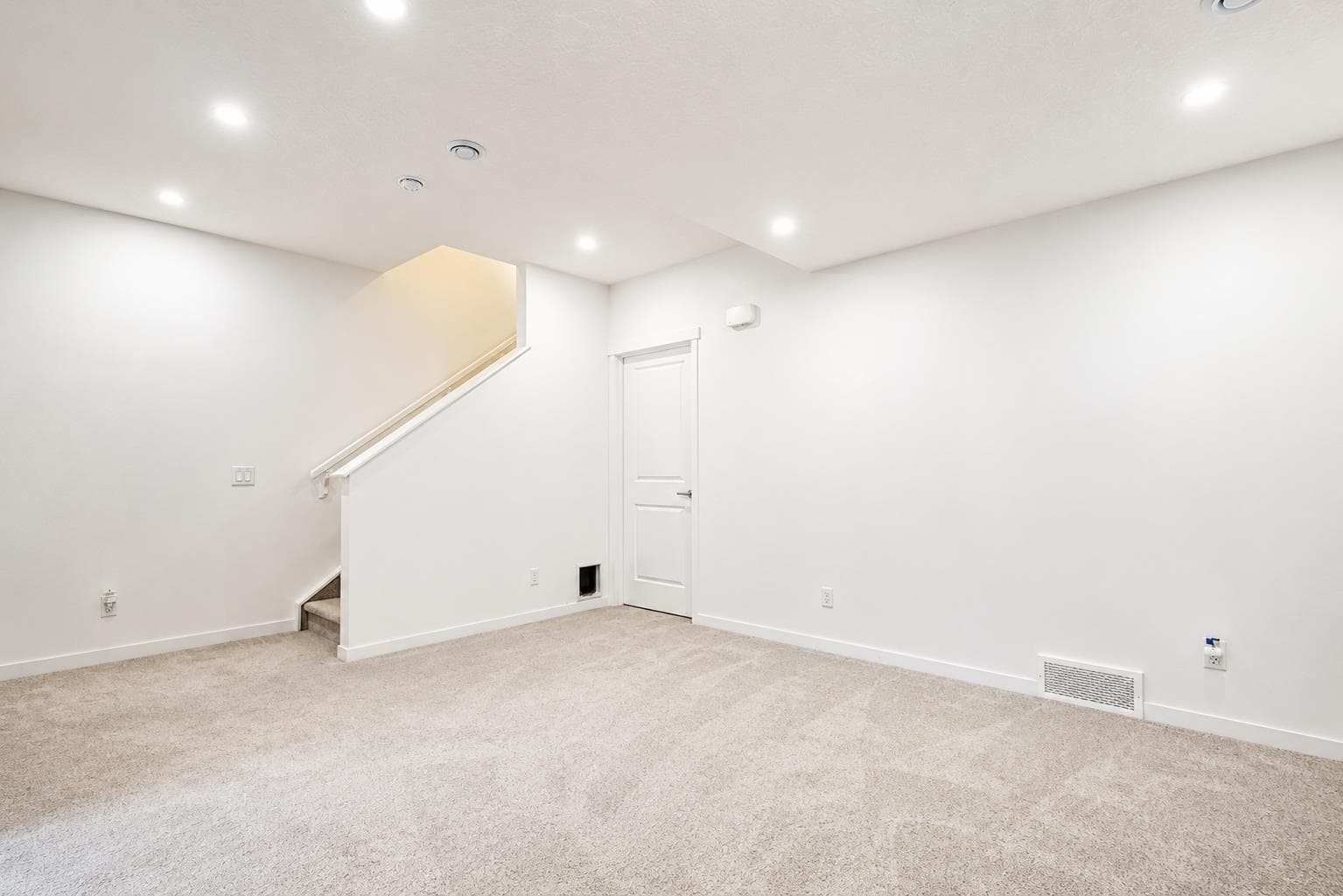 229 Masters Row SE