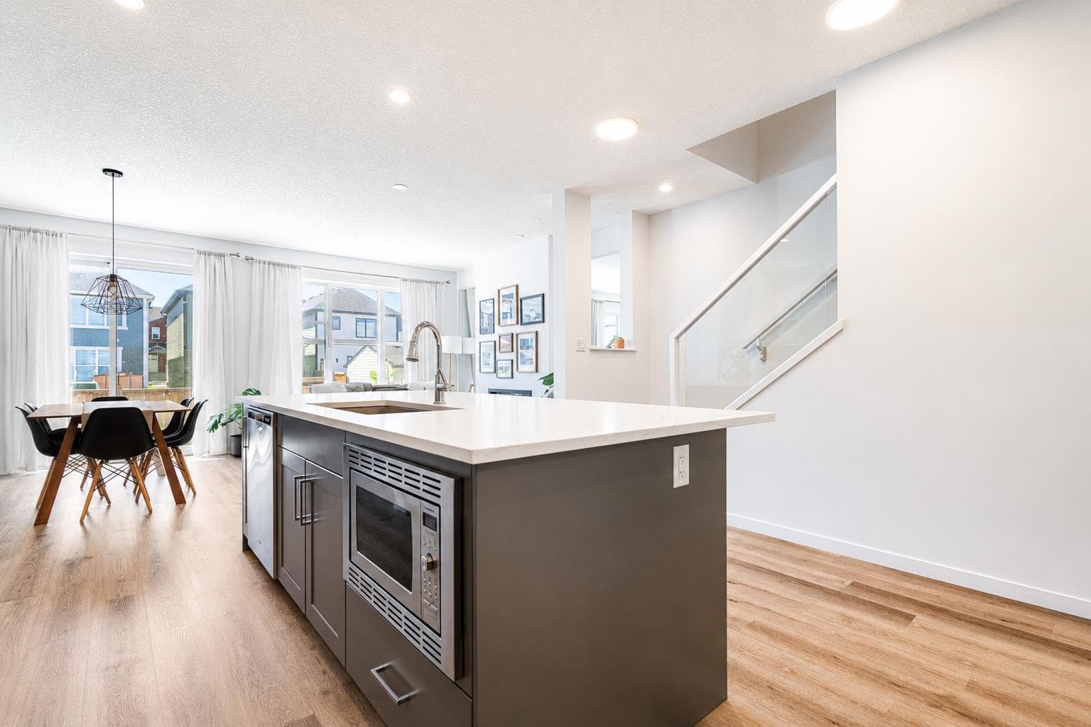 229 Masters Row SE