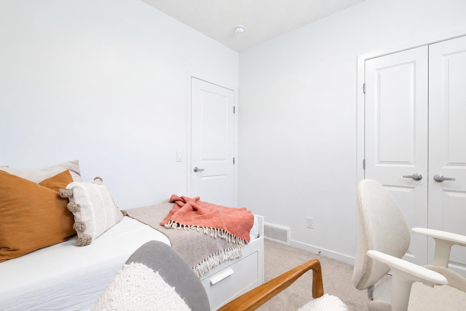 229 Masters Row SE