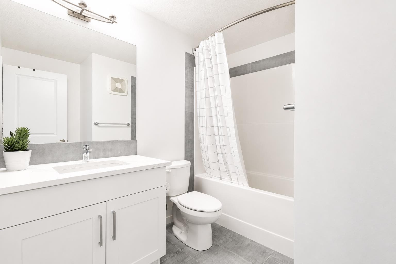 229 Masters Row SE