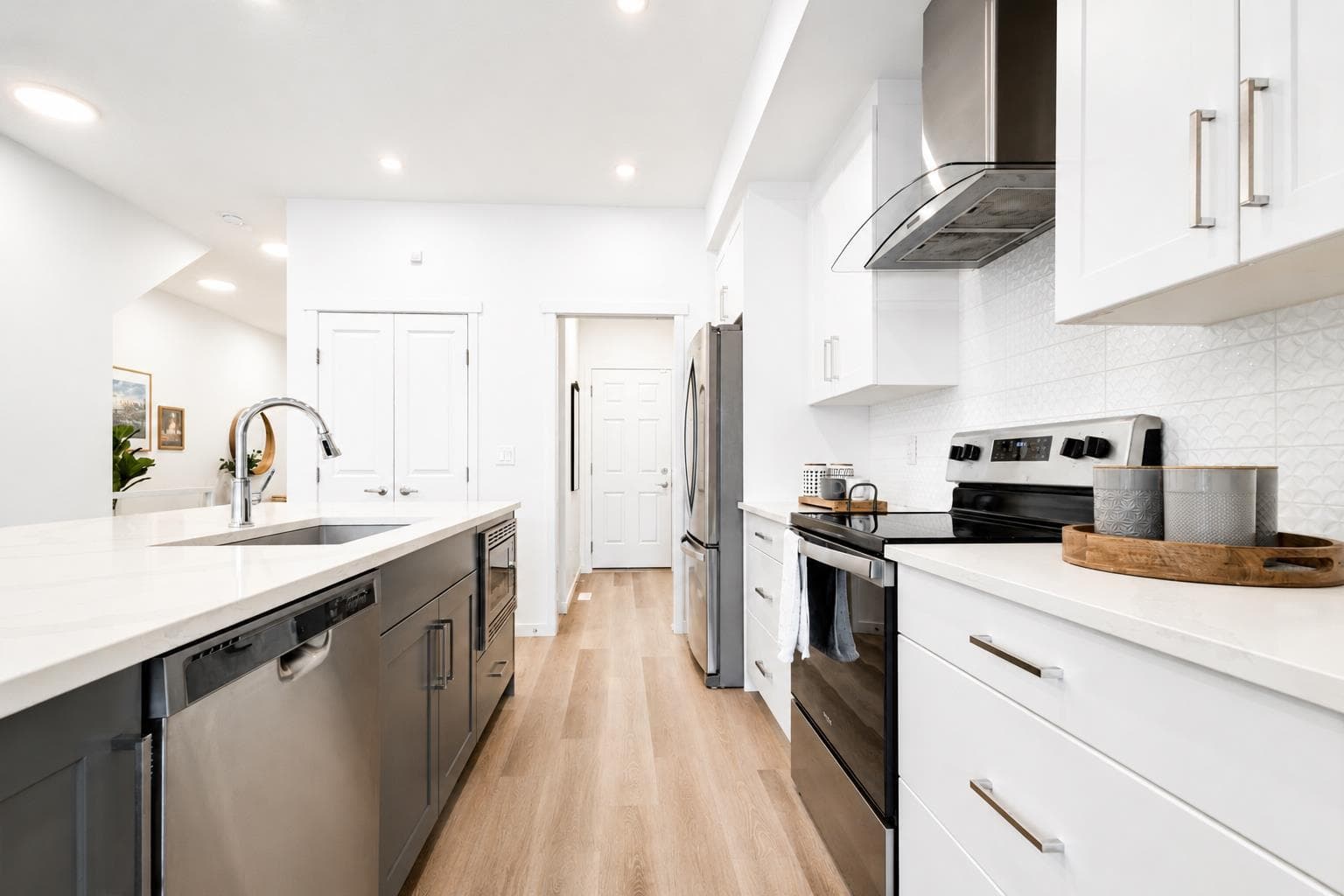 229 Masters Row SE