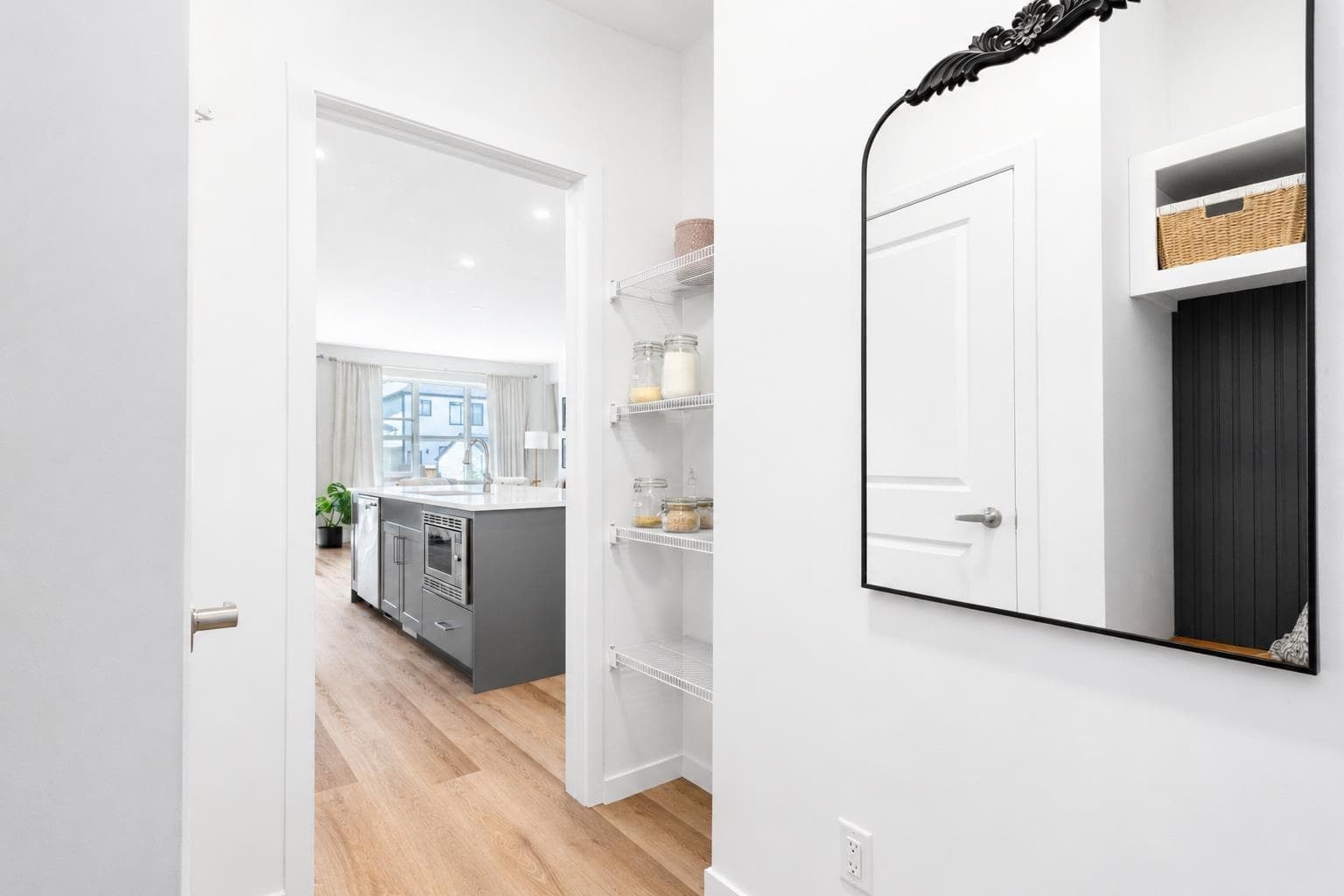 229 Masters Row SE