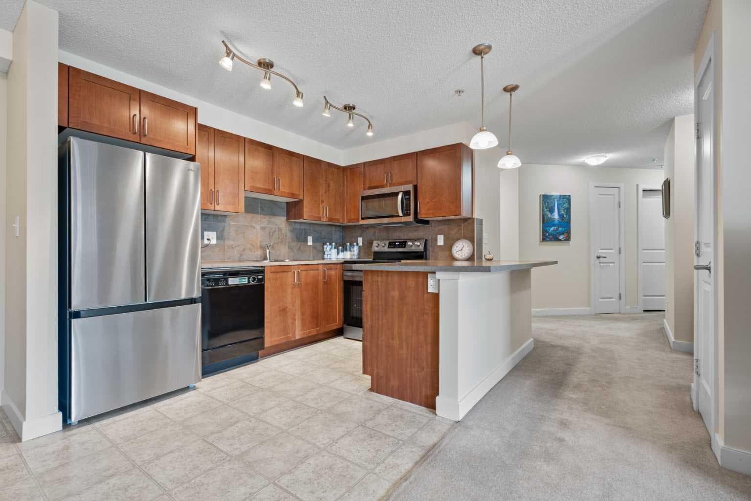 201, 162 Country Village Circle NE