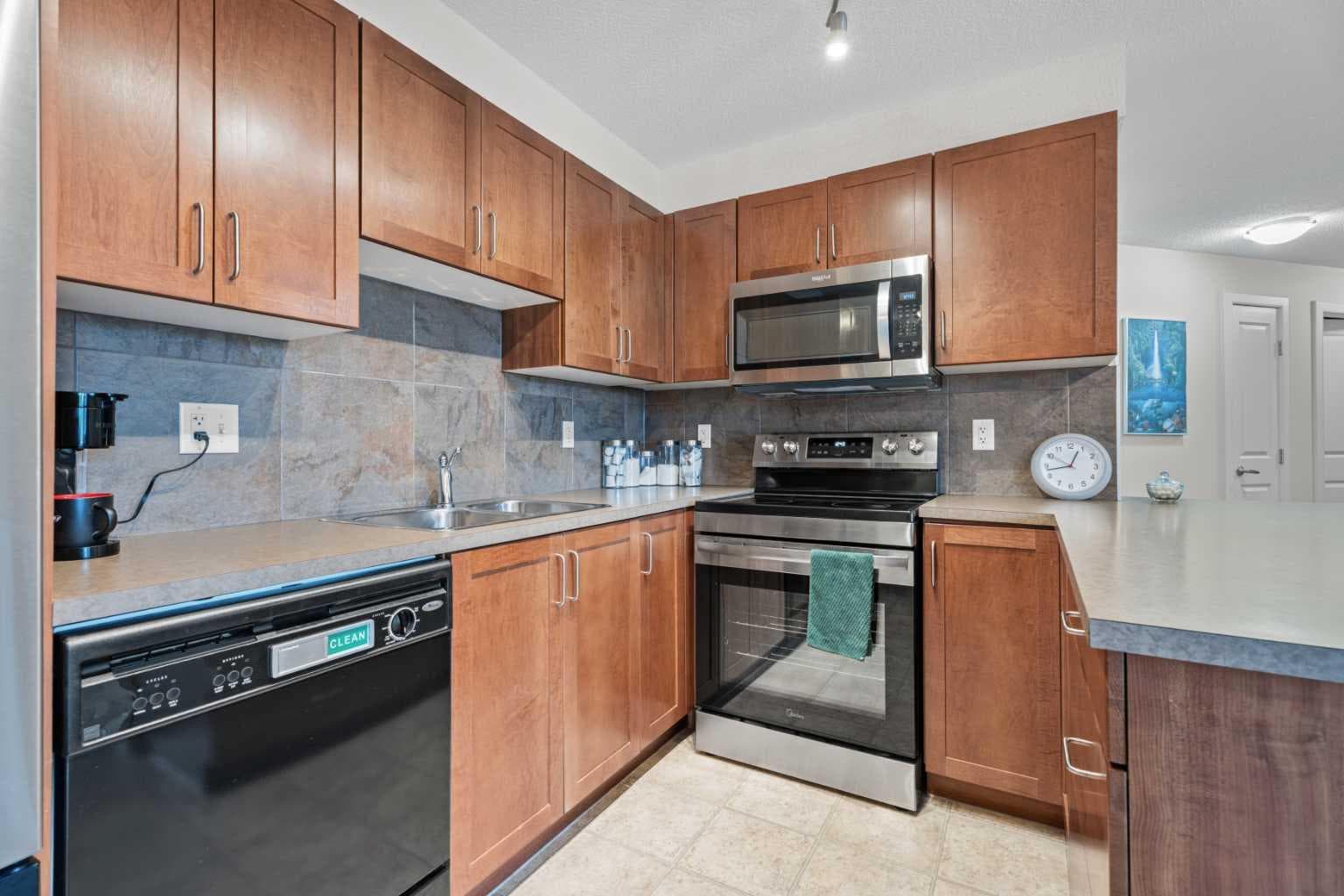 201, 162 Country Village Circle NE