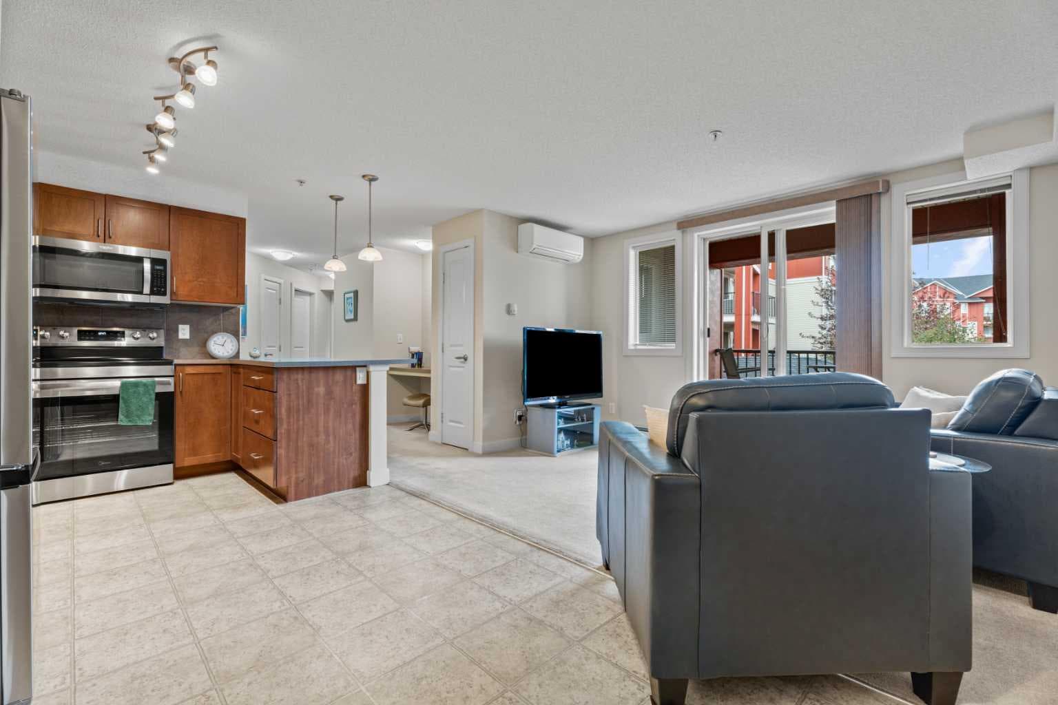 201, 162 Country Village Circle NE
