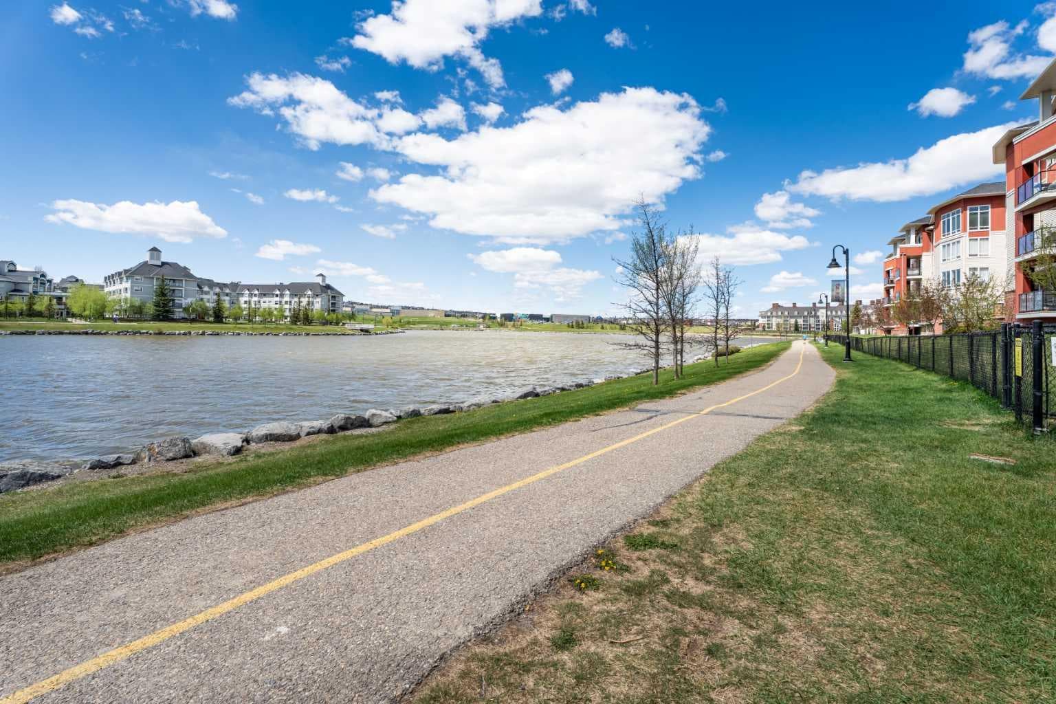 201, 162 Country Village Circle NE