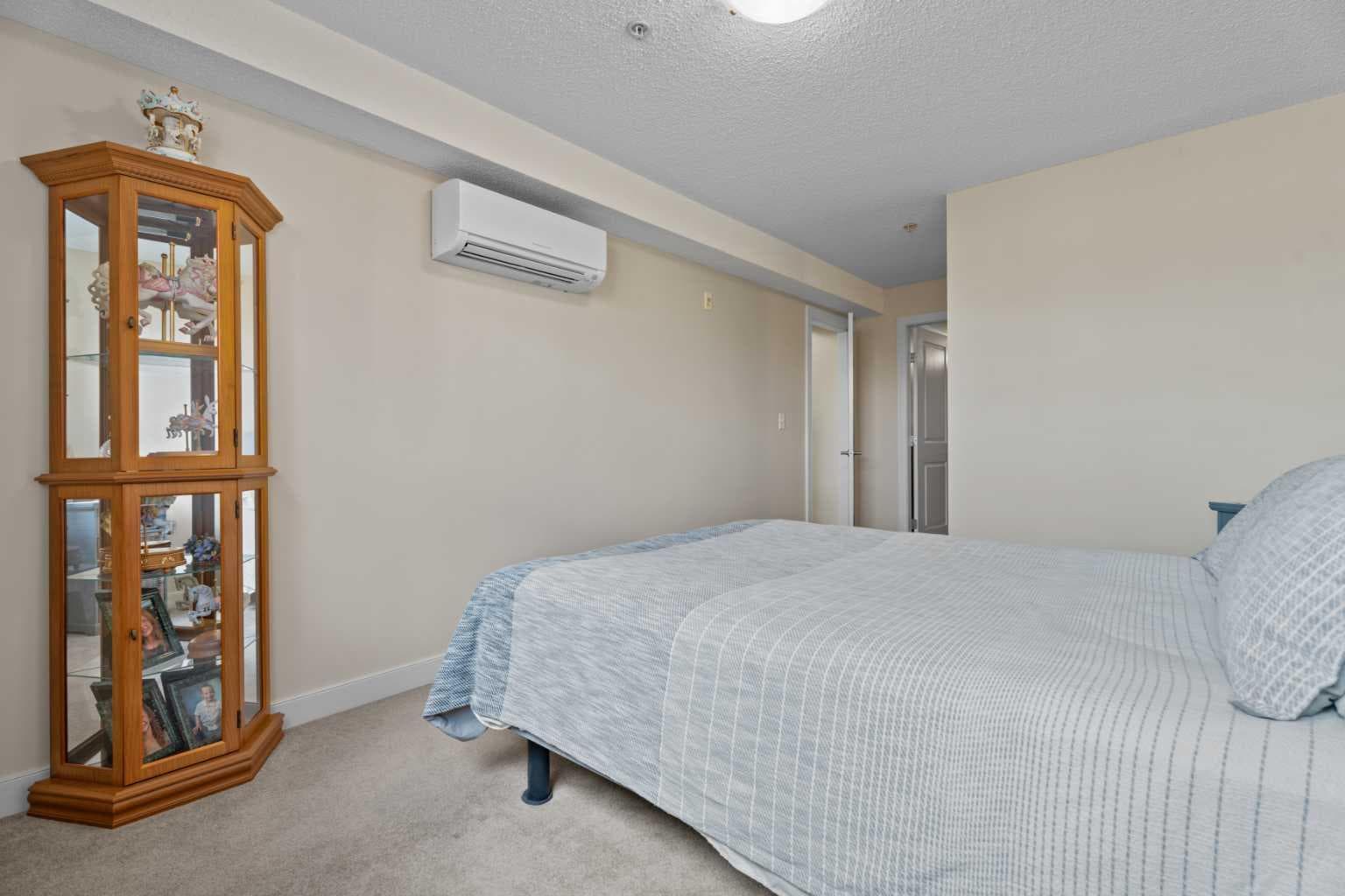 201, 162 Country Village Circle NE