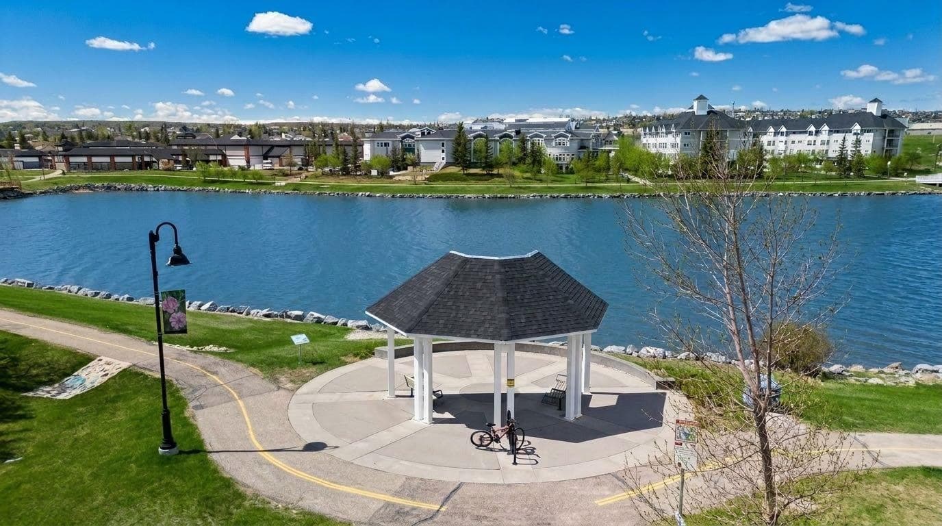 201, 162 Country Village Circle NE