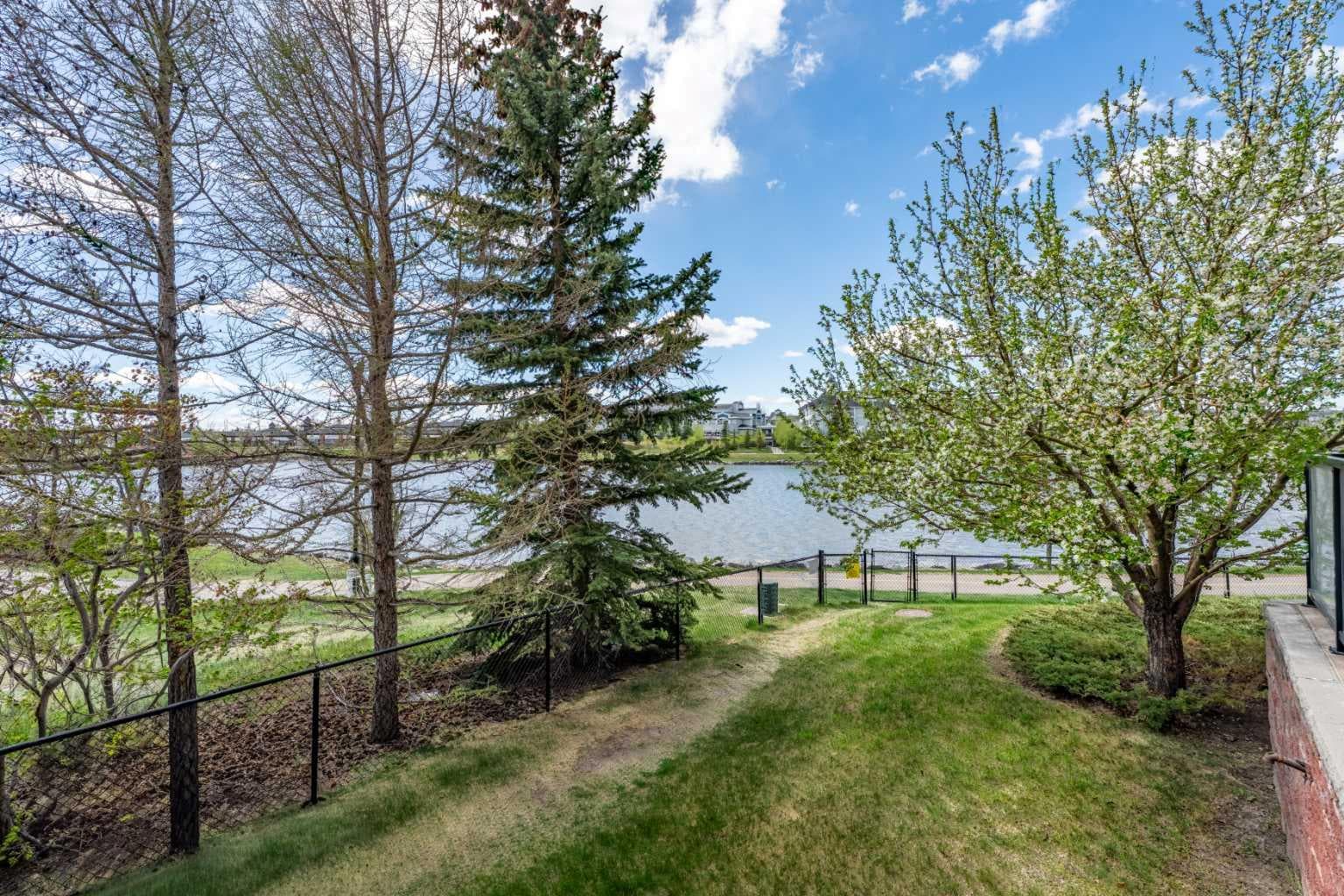 201, 162 Country Village Circle NE