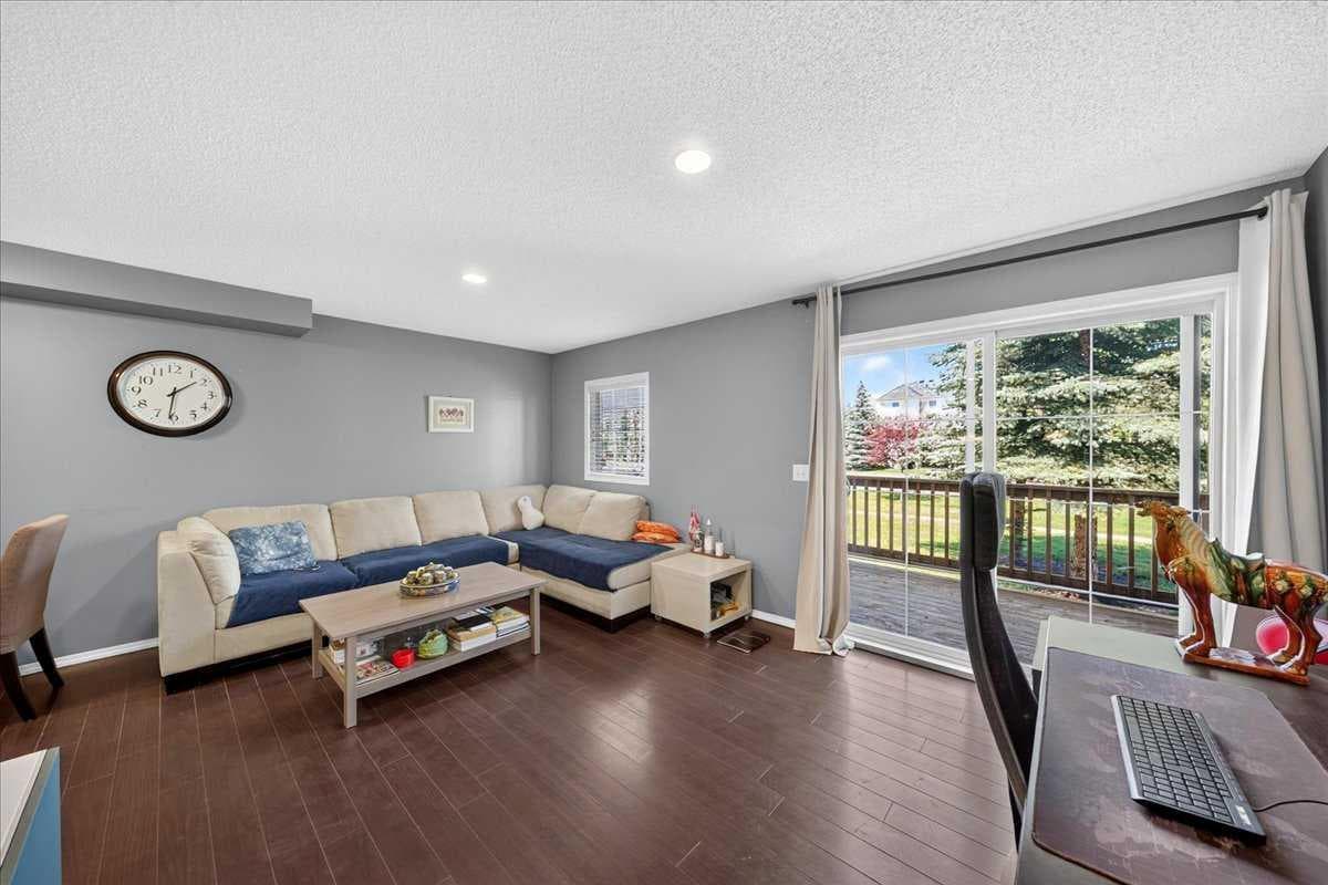 76 Country Village Lane NE