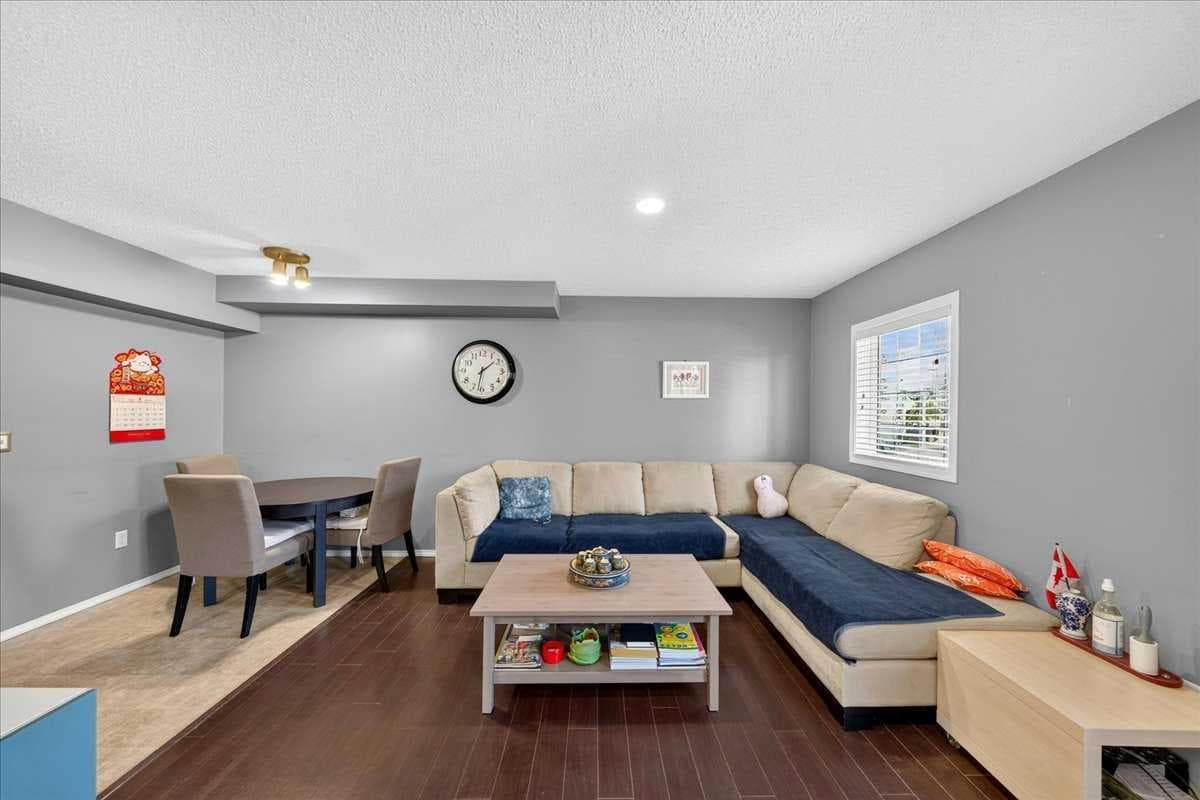 76 Country Village Lane NE