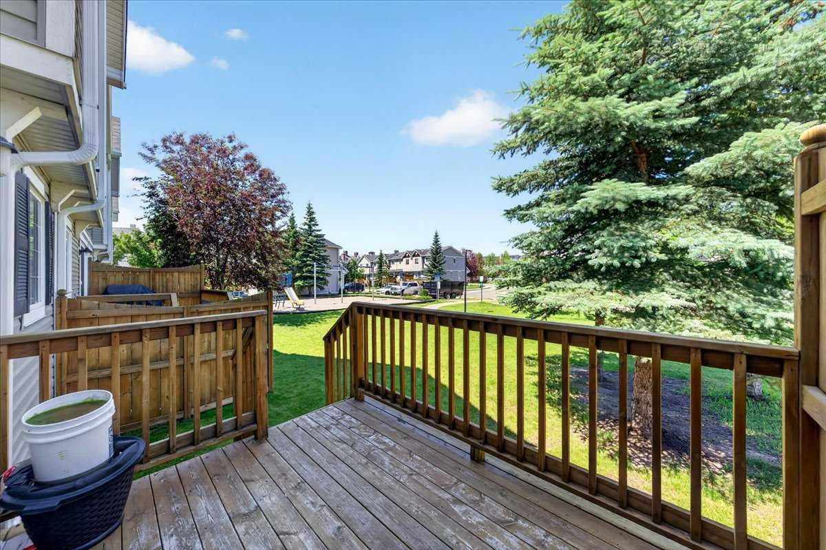 76 Country Village Lane NE