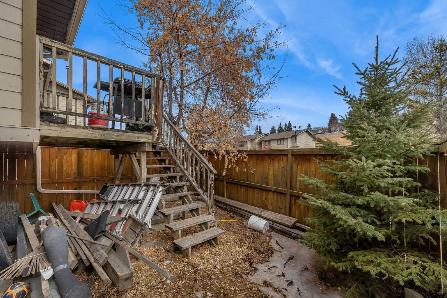 115 Deerfield Drive SE