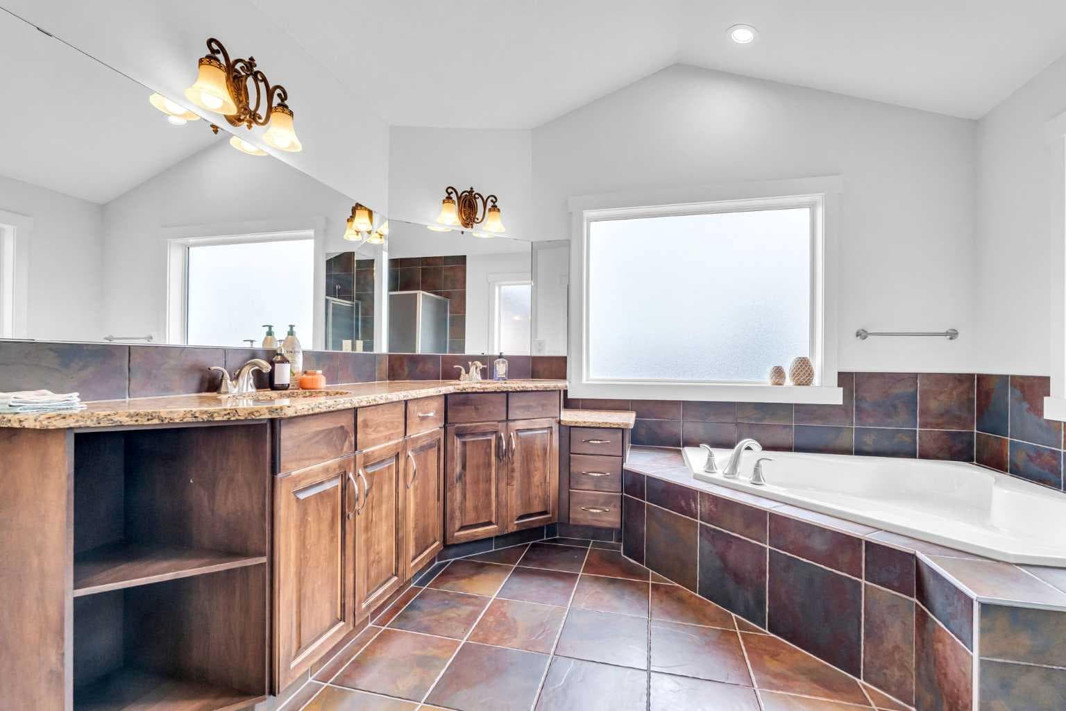 452 Evergreen Circle SW