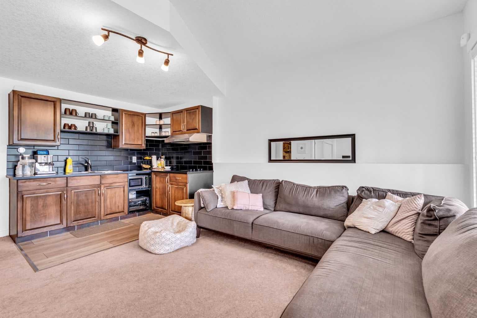452 Evergreen Circle SW