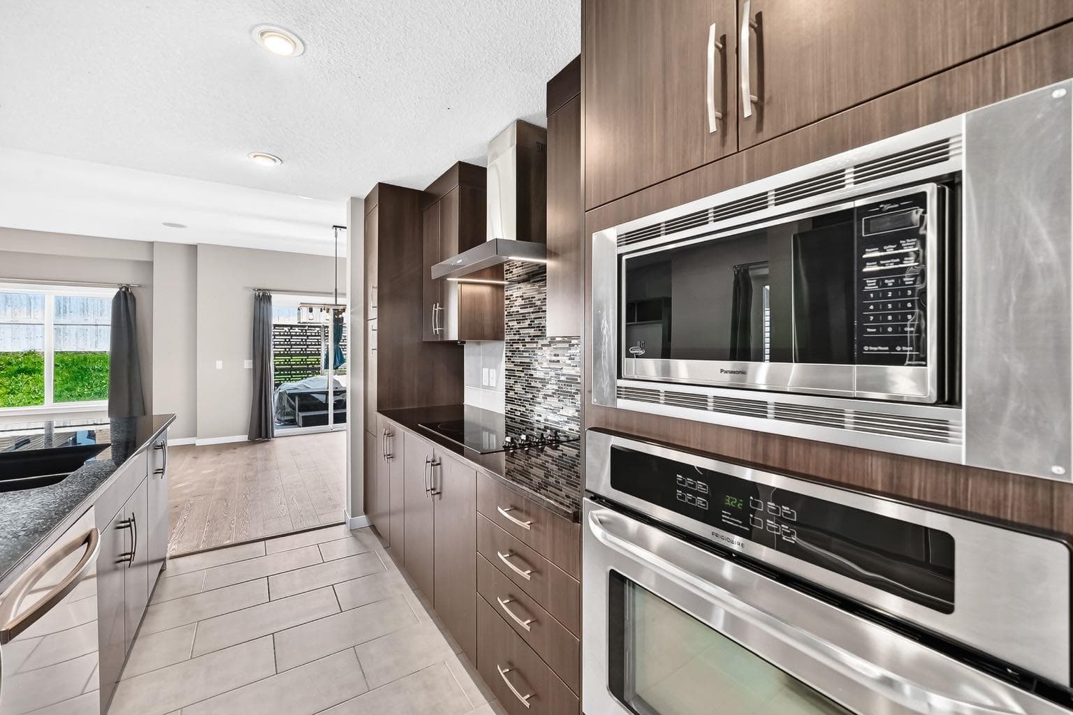 135 Evansridge Crescent NW