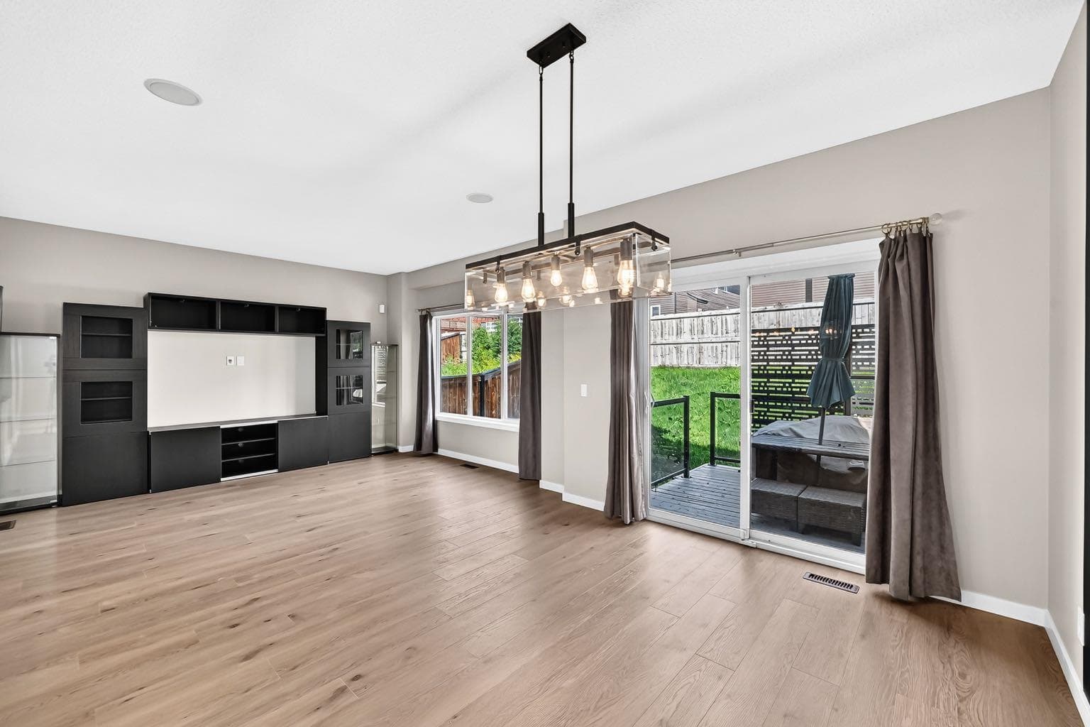135 Evansridge Crescent NW