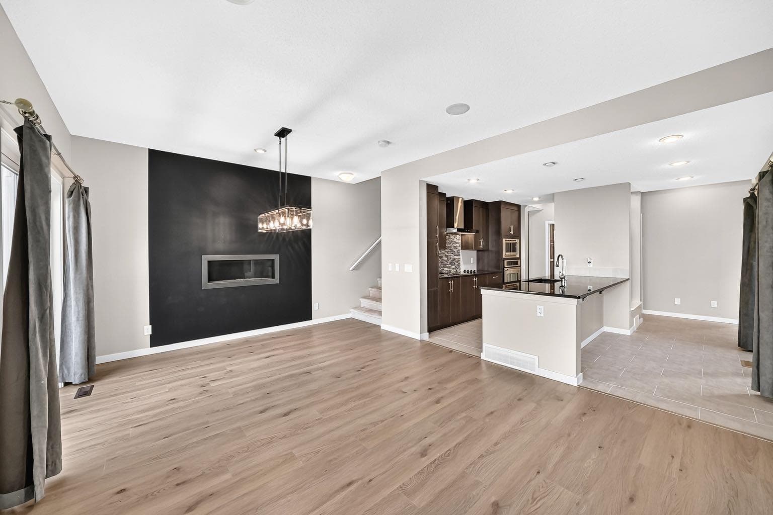 135 Evansridge Crescent NW