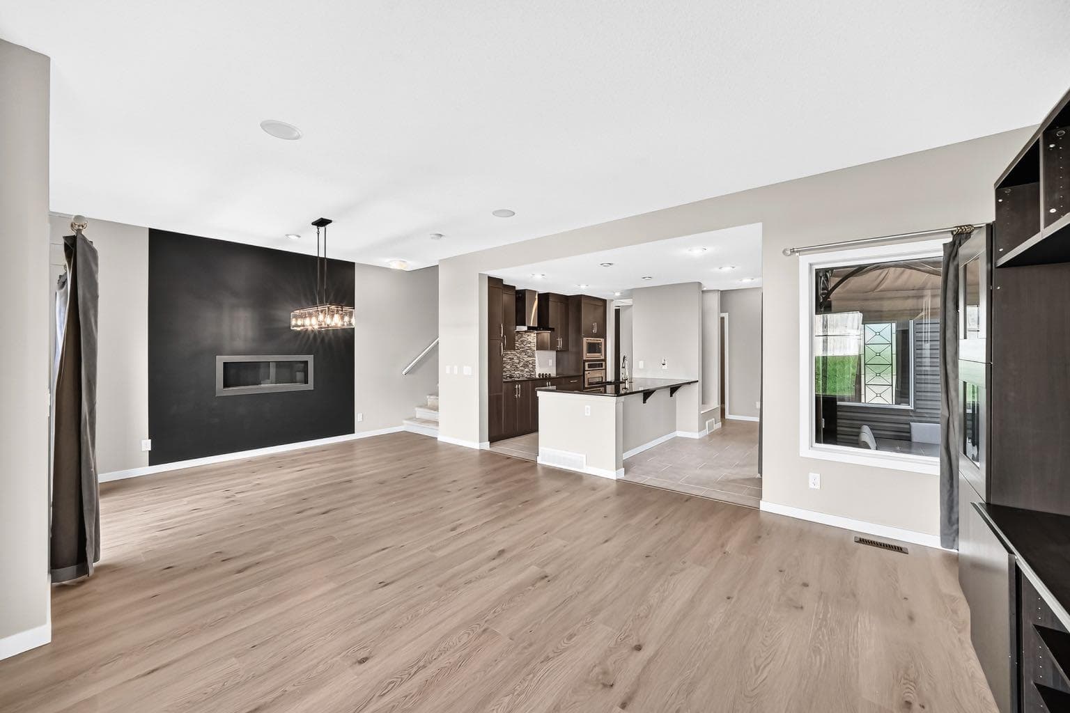 135 Evansridge Crescent NW