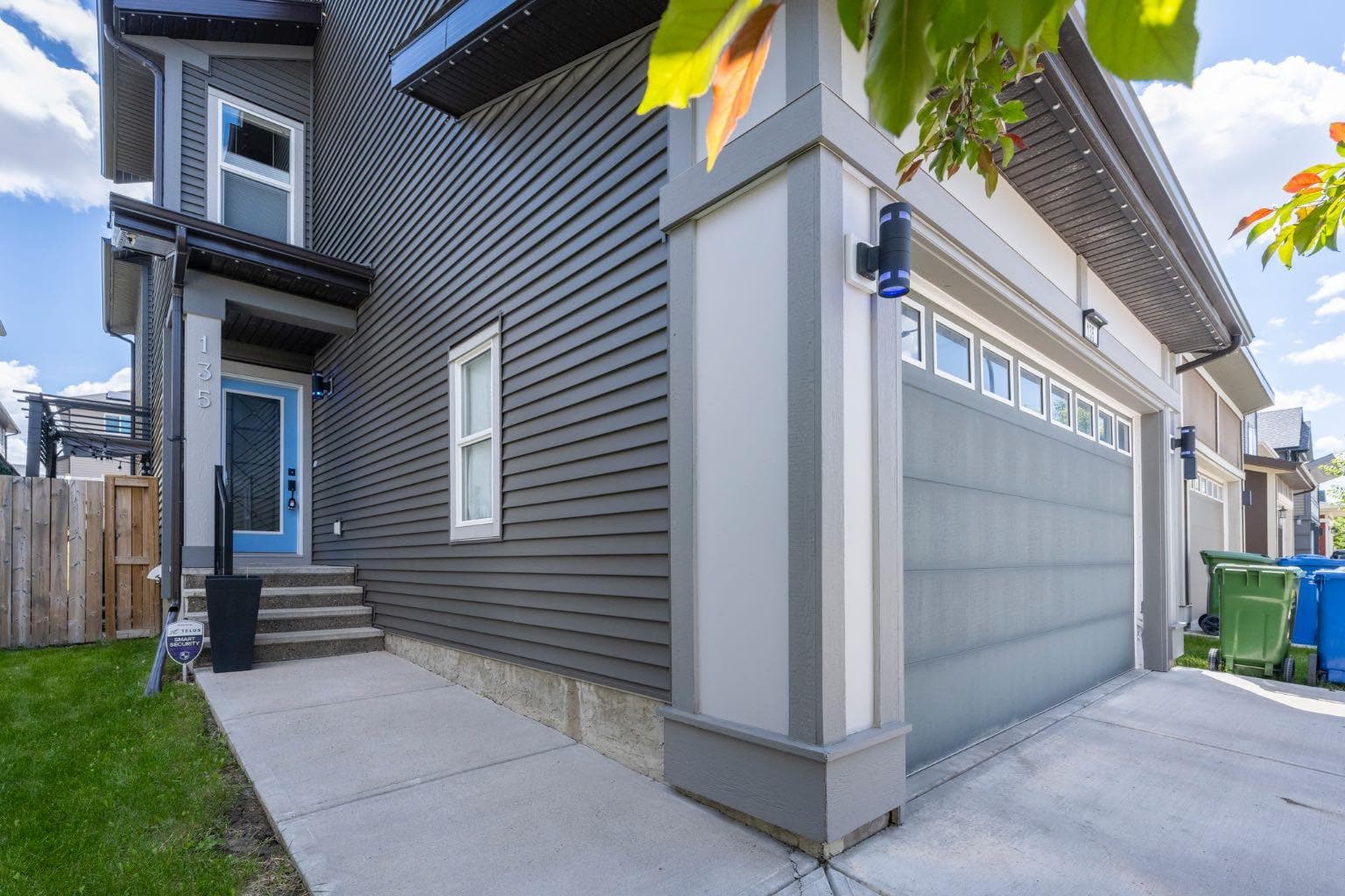 135 Evansridge Crescent NW