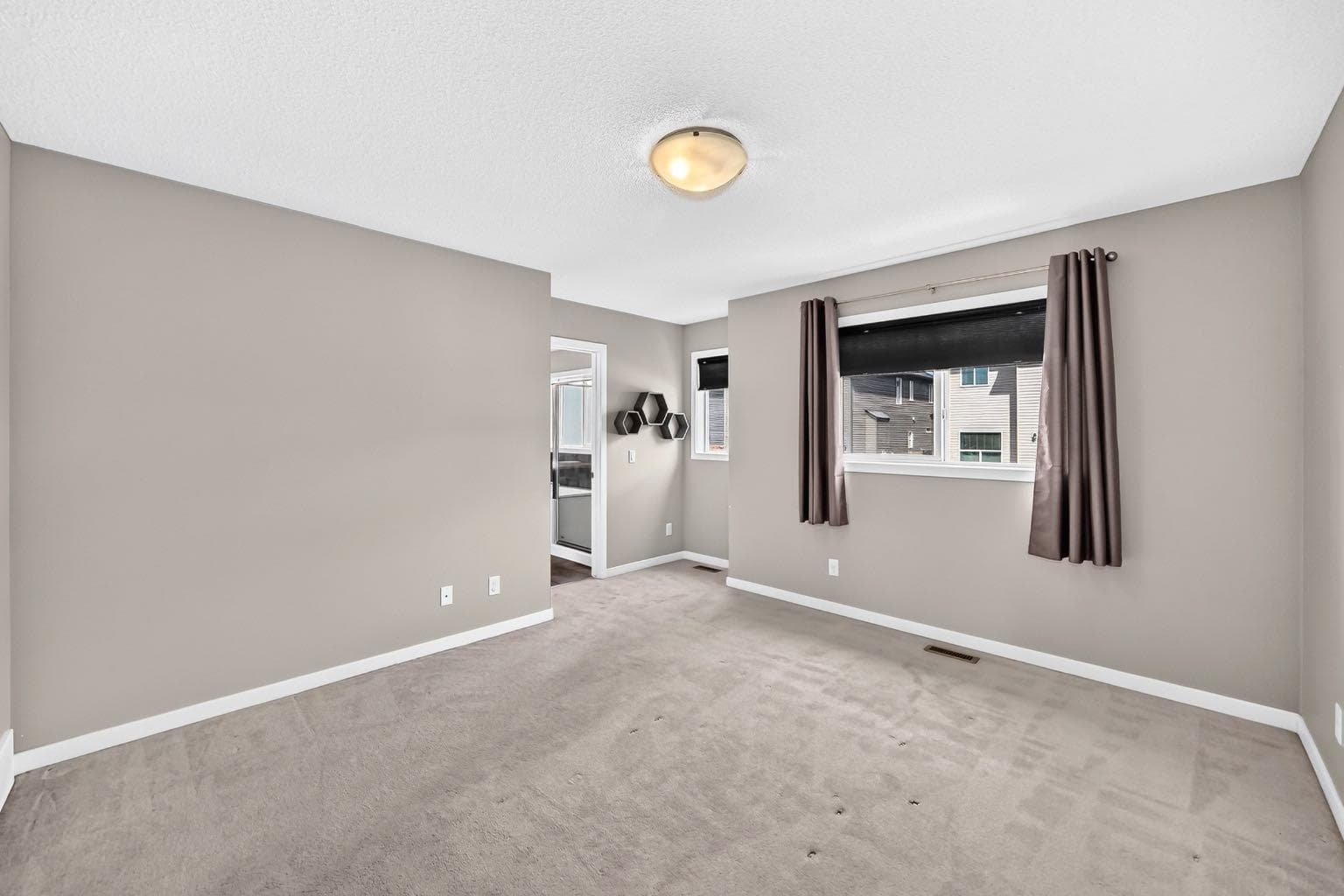 135 Evansridge Crescent NW