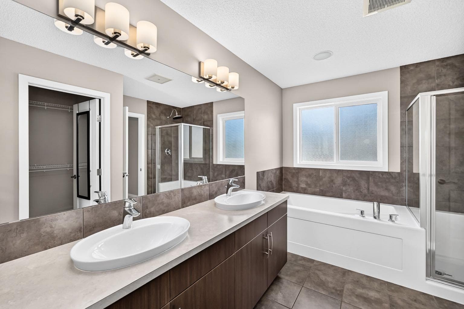 135 Evansridge Crescent NW