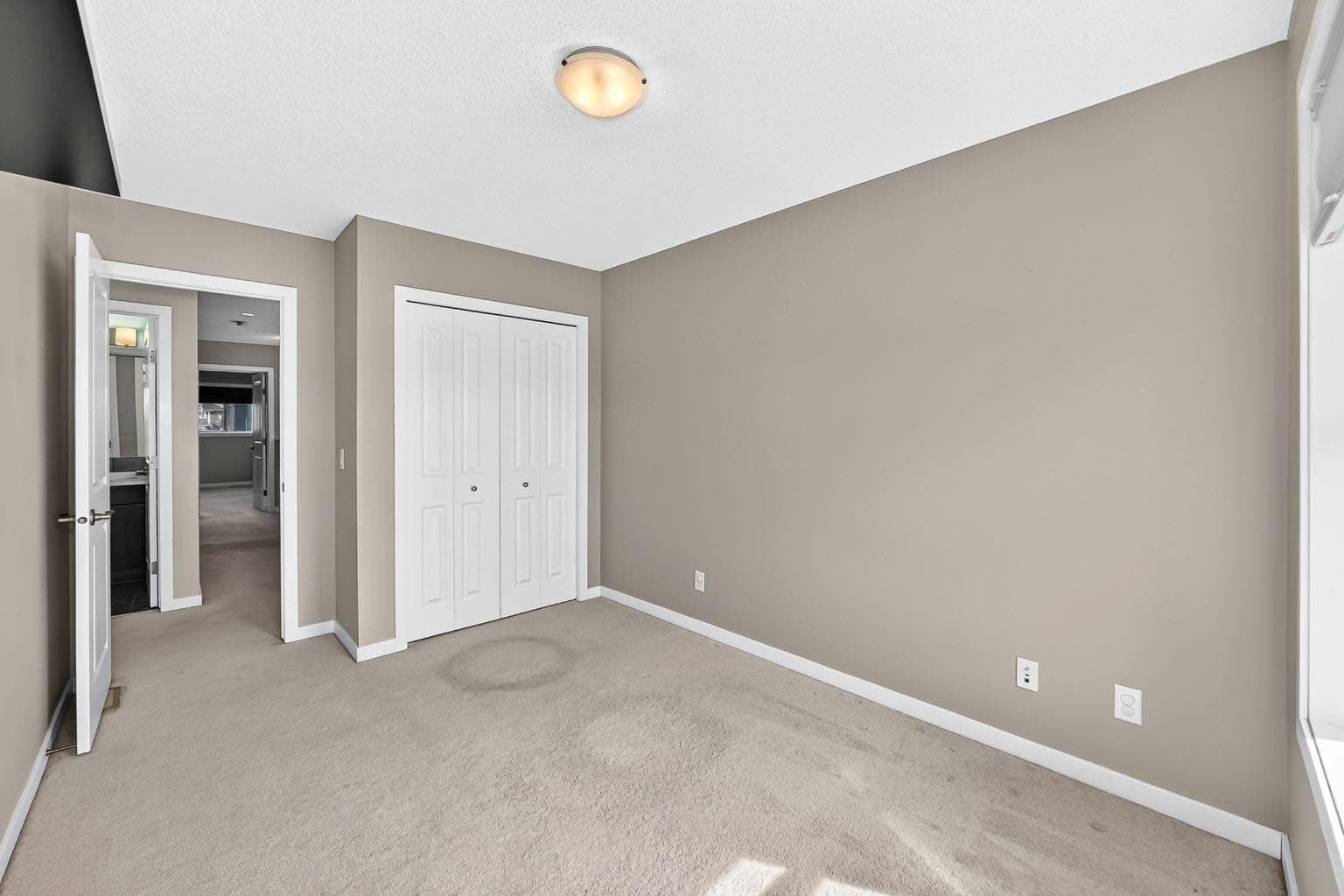 135 Evansridge Crescent NW