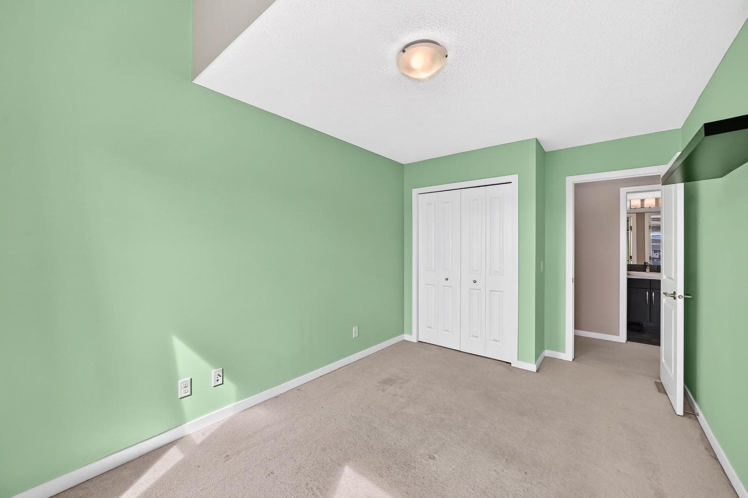 135 Evansridge Crescent NW