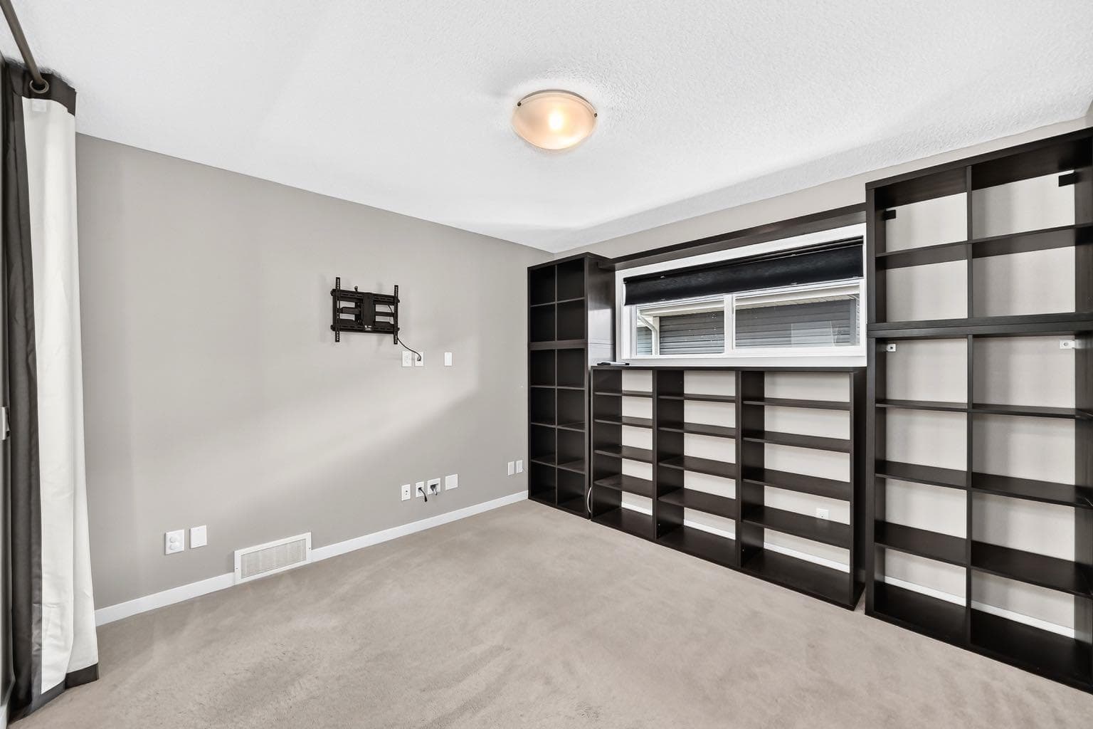 135 Evansridge Crescent NW