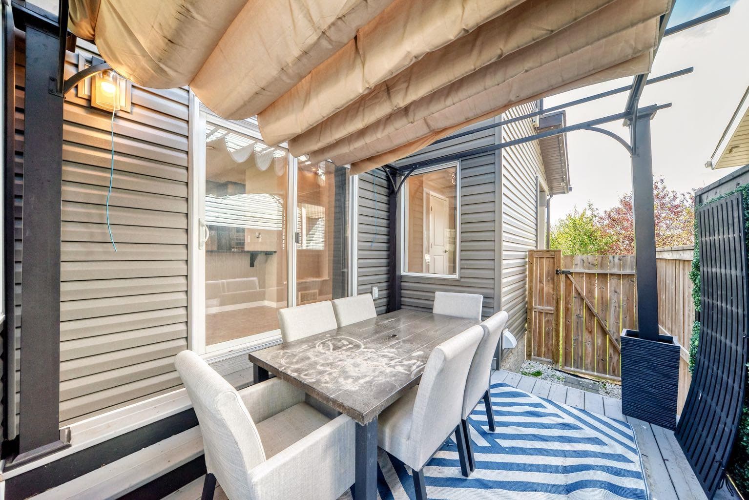 135 Evansridge Crescent NW