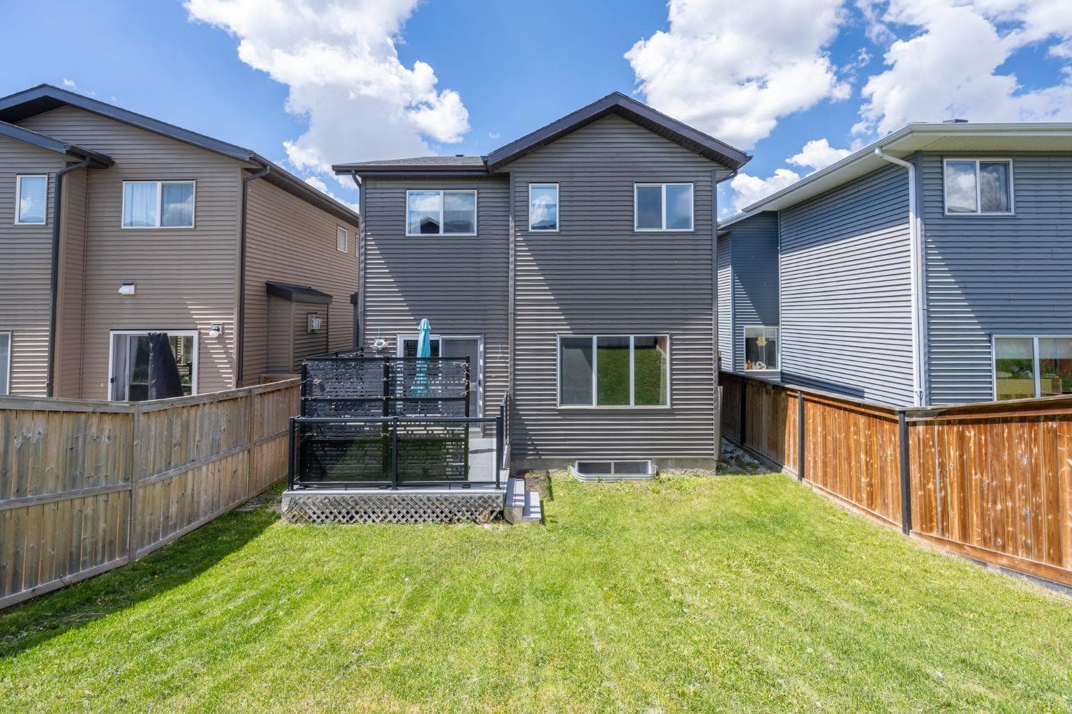 135 Evansridge Crescent NW