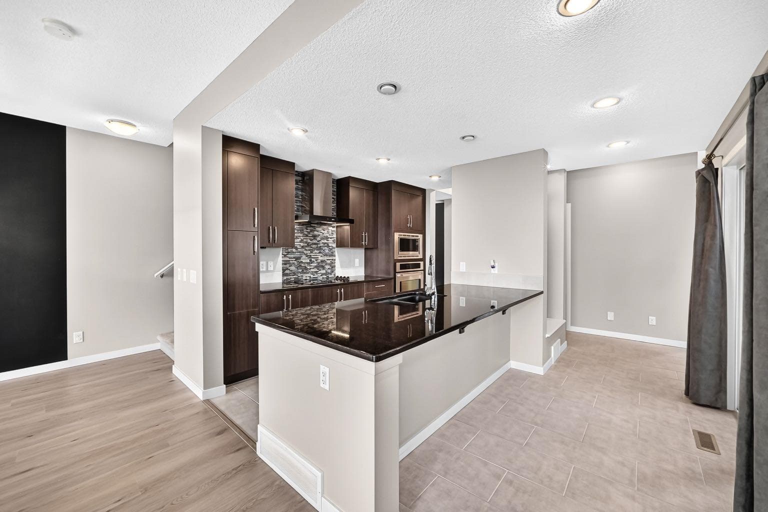 135 Evansridge Crescent NW