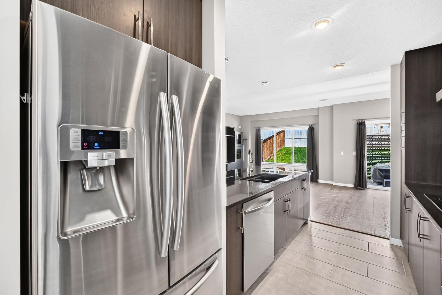 135 Evansridge Crescent NW