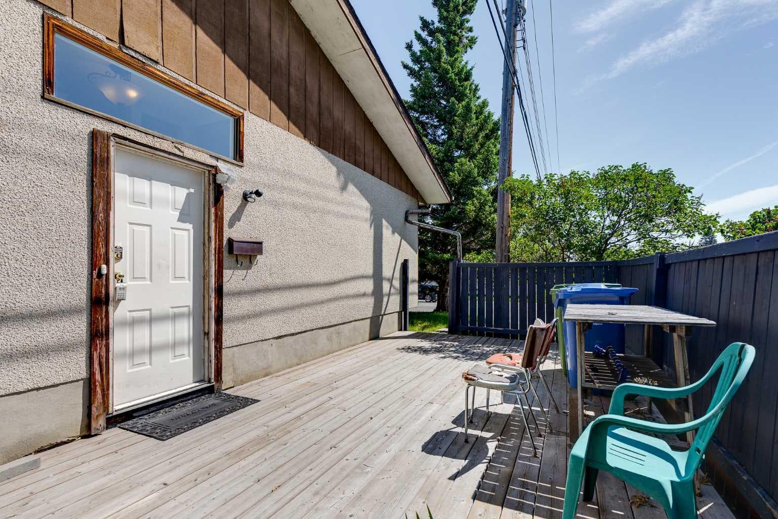 933 Marcombe Drive NE